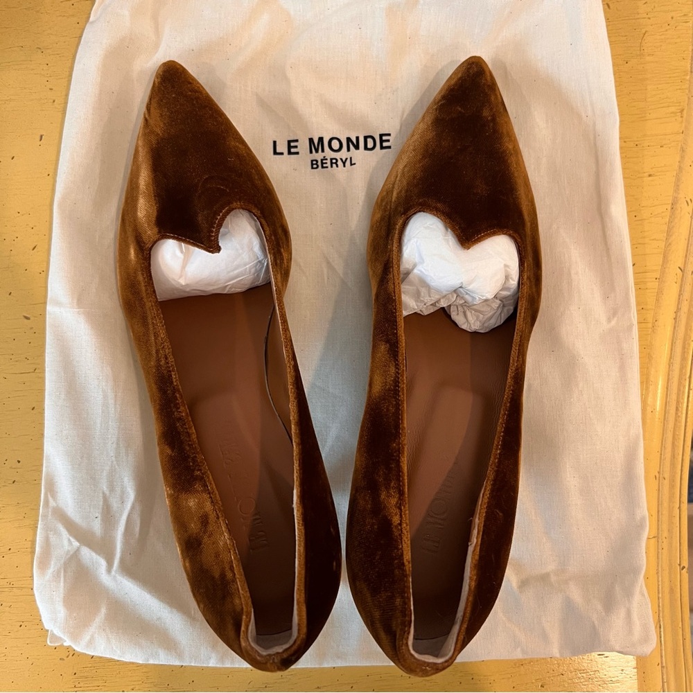 Le Monde Béryl Brown Velvet Women's Kitten Heels
